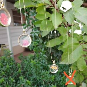 🚀 3/15 Gold Floral Pendant Necklace 4 Unique Styles